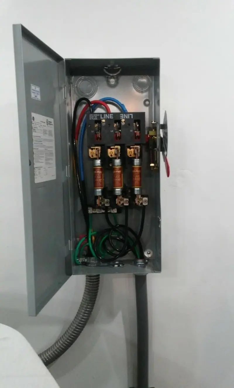 Three-phase disconnect switch installed for Smoke Detector Installation in King City